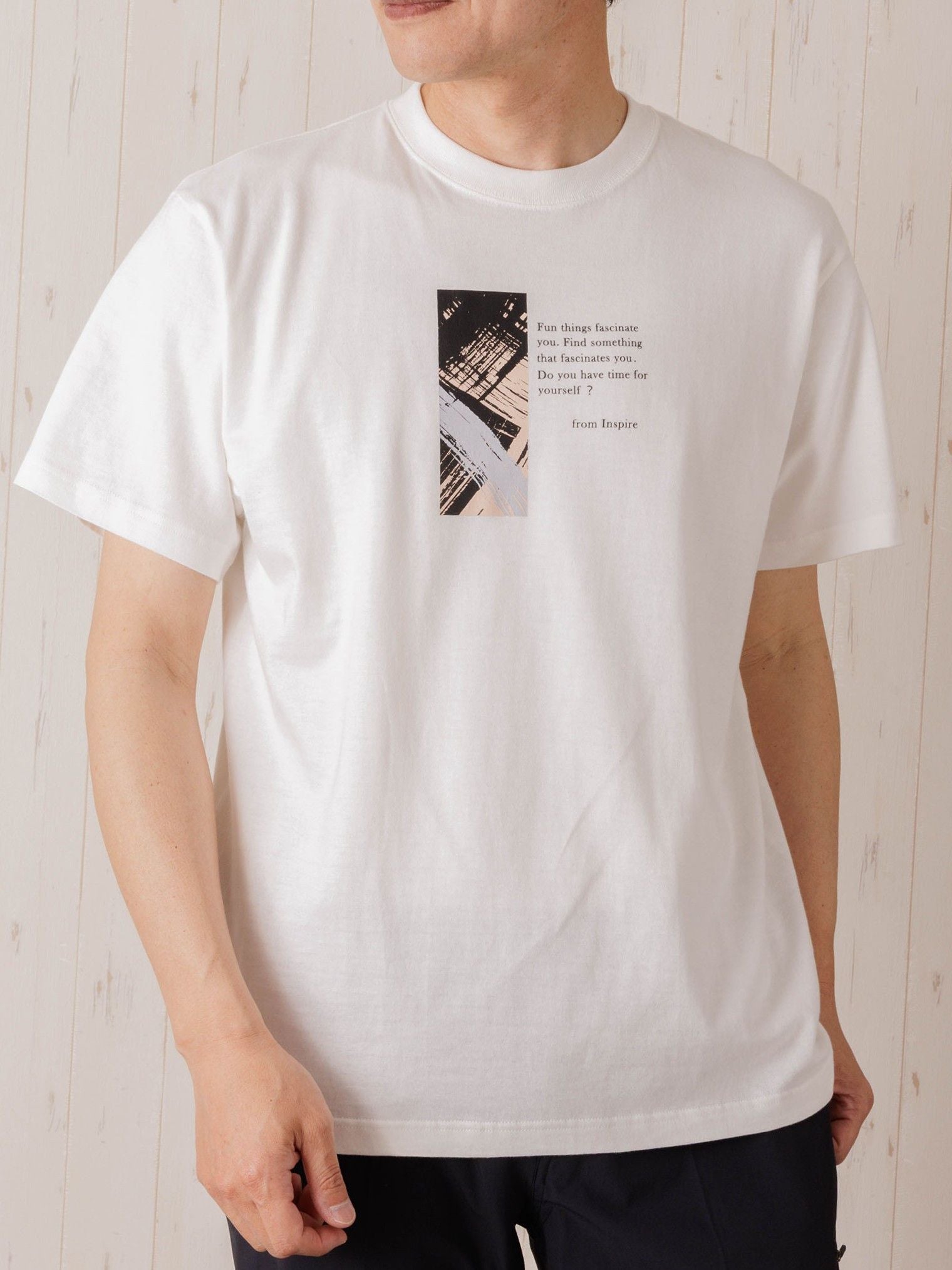 筆柄アートタテプリントクルーTシャツ | INSPIRE ONLINE SHOP