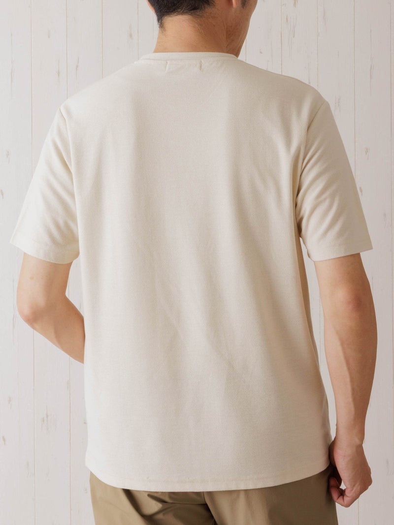 カットサテンレイヤードVネックTシャツ