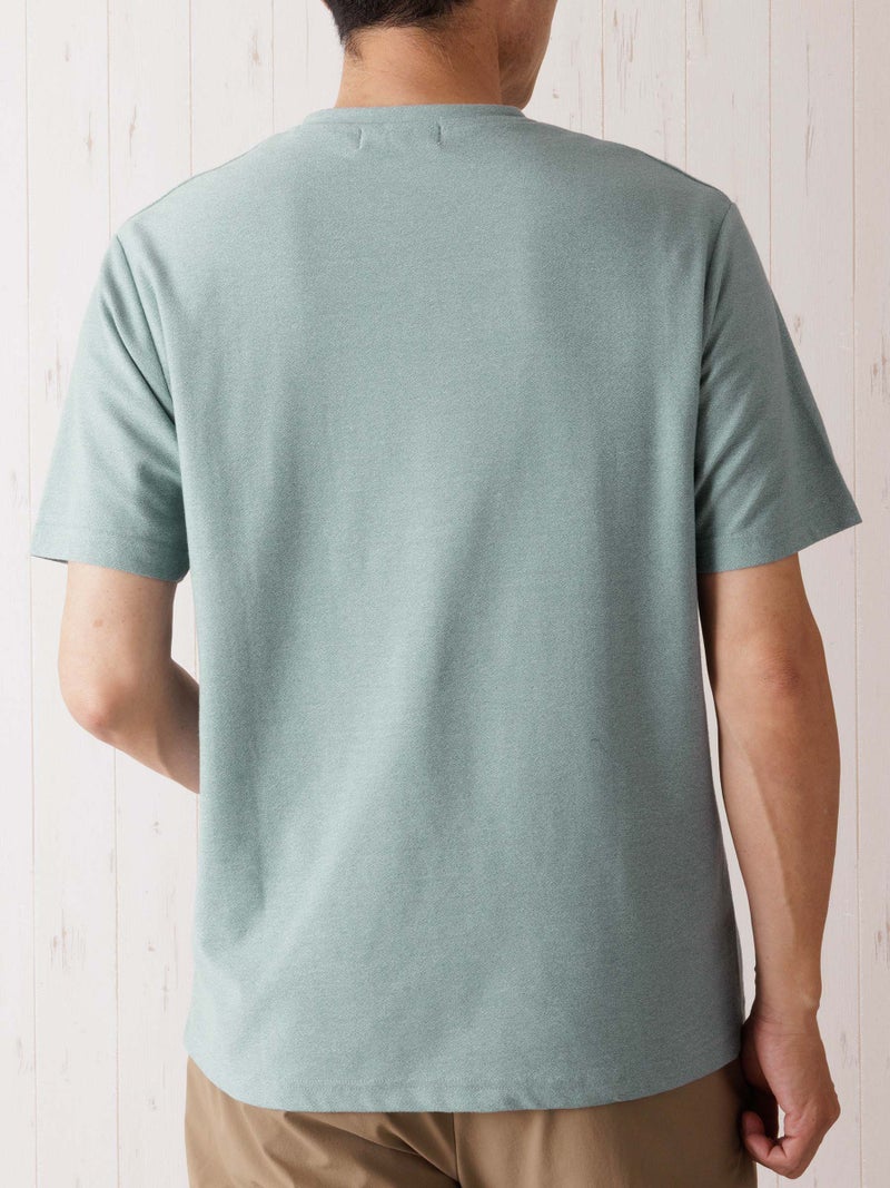 カットサテンレイヤードVネックTシャツ