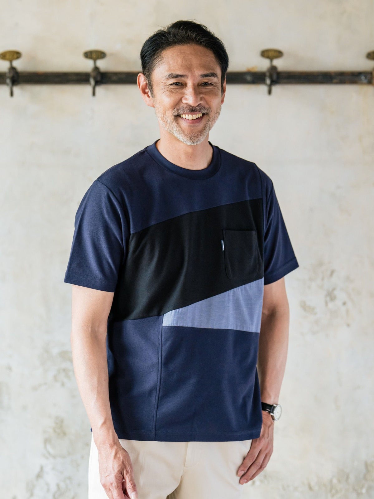 カットサテン布帛切替クルーネックTシャツ