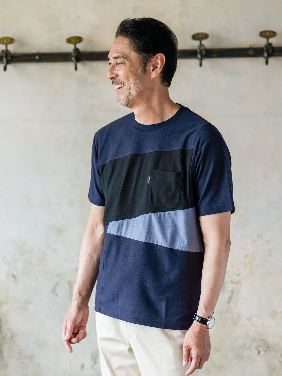 カットサテン布帛切替クルーネックTシャツ